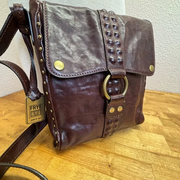 RARE Frye Studded Leather Crossbody Messenger Flap Bag Dark Brown - Picture 7 of 15